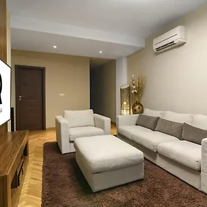 https://r-deluxe-apartments-varna.goldensandshotels.net